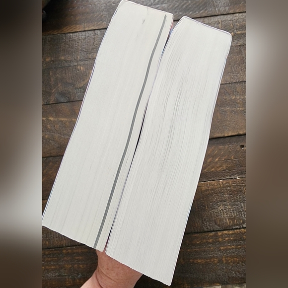 "What To Expect" Pregnancy and 1st Year Books NWOT - Picture 9 of 12